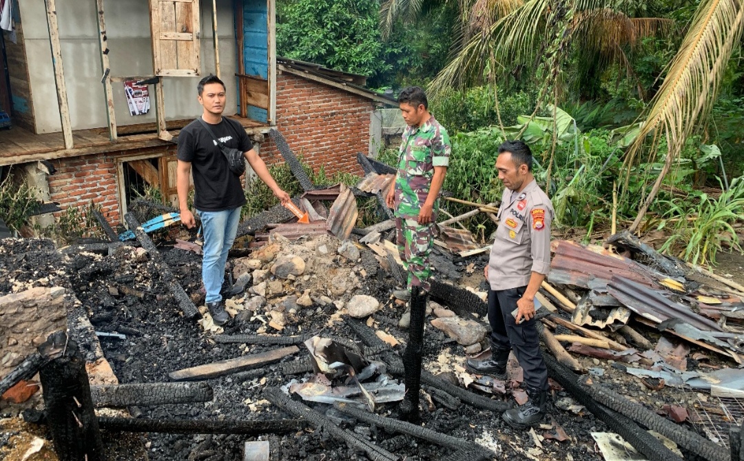 Tinggal Abu, Rumah Semi Permanen di Bengkulu Utara Ludes Dilalap Api Saat Ditinggal ke Warung