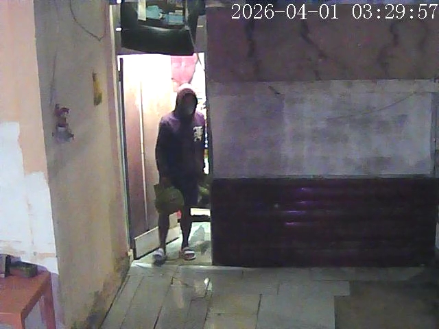 Aksi Maling Dini Hari di Kandang Limun Terekam CCTV, 6 Tabung Gas Raib Digondol