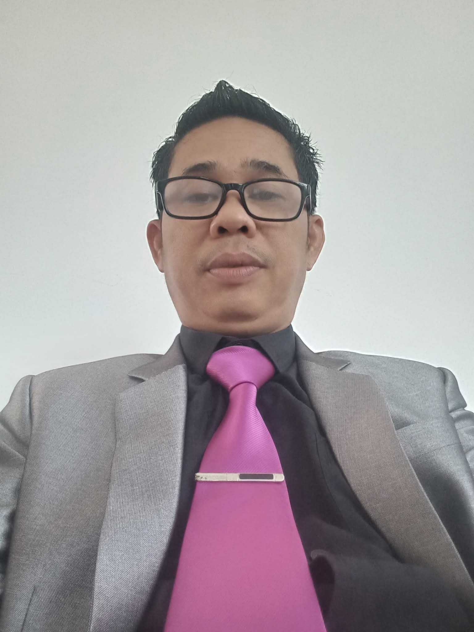 Berantas Korupsi: 'Mentereng di Luar, Remuk di Dalam'