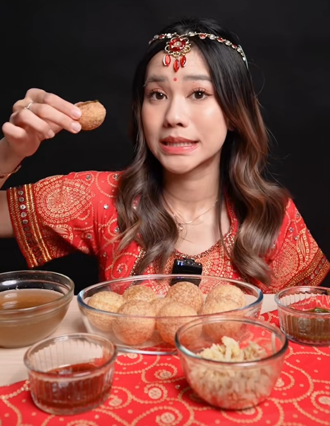 Viral, Pani Puri Makanan Unik Khas India, Bagaimana Rasanya?