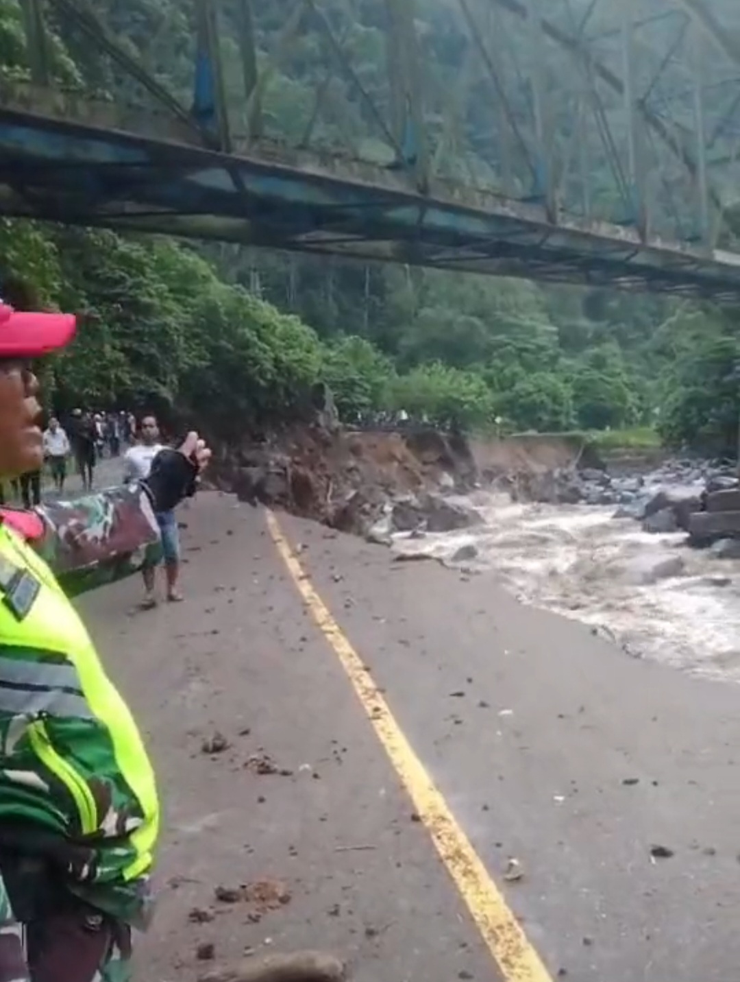 Update! Kondisi Terkini Air Terjun Lembah Anai Pasca Banjir Bandang, Masjid Masih Berdiri Kokoh