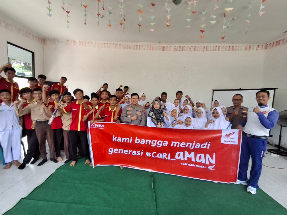 Astra Motor Bengkulu Kampanyekan Keselamatan Berkendara di SMKS 2 Kota Bengkulu