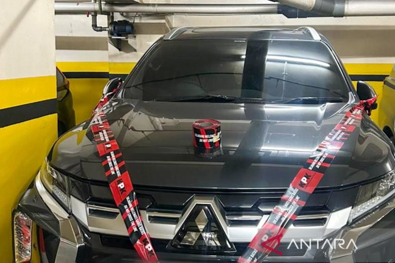 KPK Sita Mobil Anggota DPRD Kota Bengkulu Vinna Ledy di Jakarta Selatan