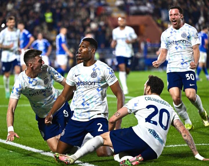 Inter Milan Menang Dramatis 4-3 di Markas Como, Gelar Scudetto Kian Dekat