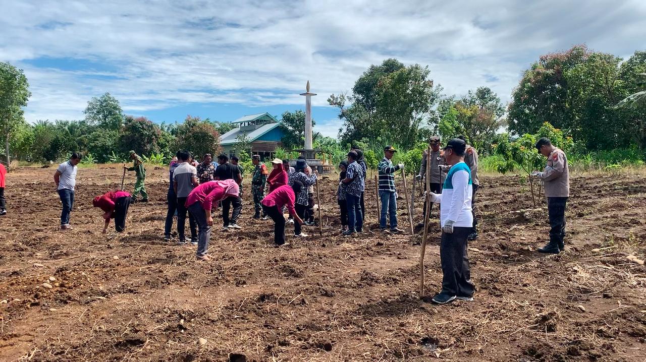 Dukung Program Nasional Tanam Jagung 1 Juta Hektare, Petani Mukomuko Terima Bantuan Benih dan Mulai Penanaman