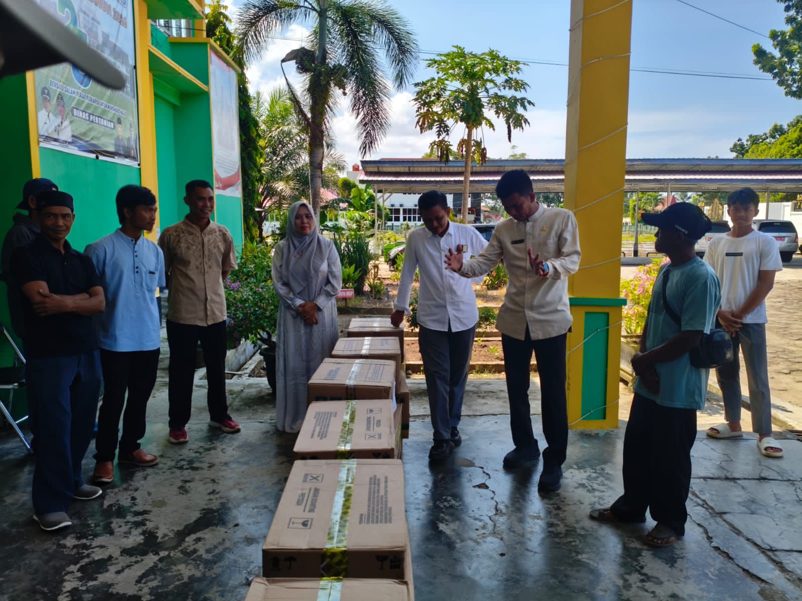 Bantuan Pestisida dari Pemerintah Pusat Tiba di Mukomuko, Ringankan Beban Petani