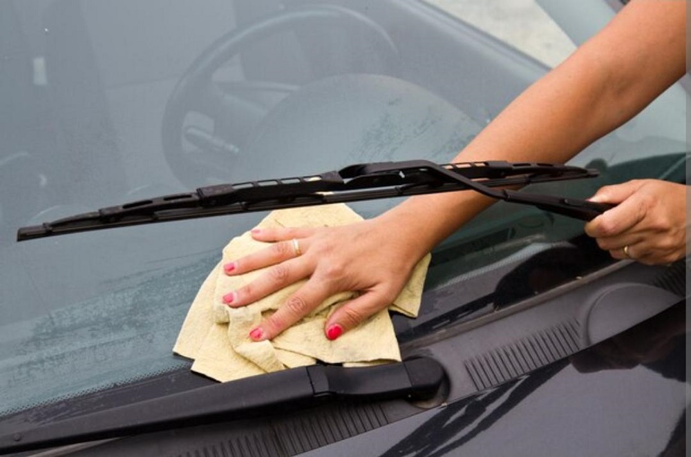Ingin Wiper Mobil Tetap Berfungsi Maksimal Saat Musim Hujan? Lakukan 5 Tips Perawatan Ini