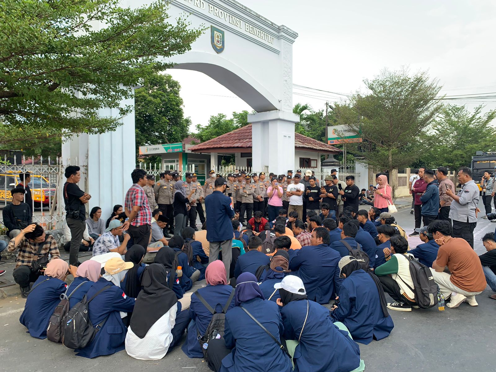 Mahasiswa Bengkulu Suarakan 'Indonesia Cemas', DPRD Diminta Teruskan ke DPR RI