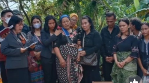 Di Depan Liang Lahat (Alm) Brigadir J, Ibu: 'Bangkit Rohmu, Biar Terungkap Ini Semua'