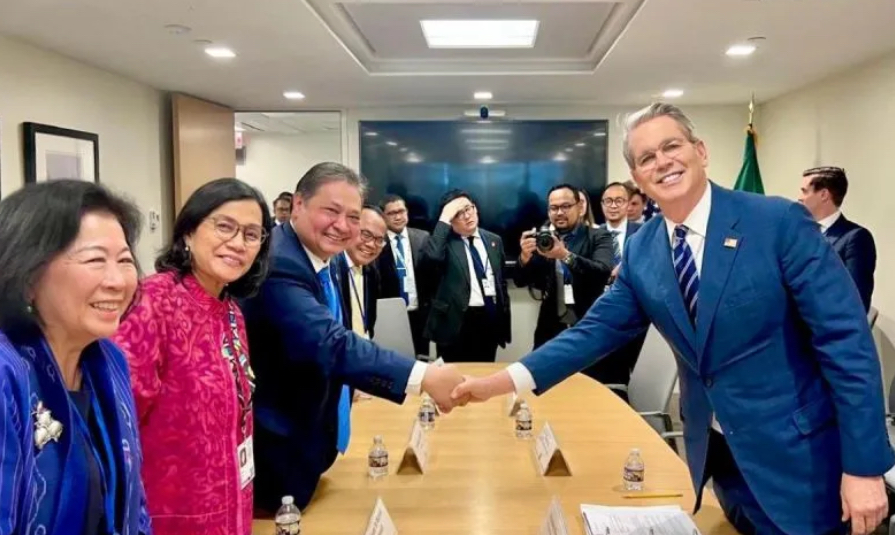 Airlangga Hartarto Temui Menkeu AS: Indonesia Siap Perkuat Kerja Sama Strategis dan Selesaikan Tarif Resiproka