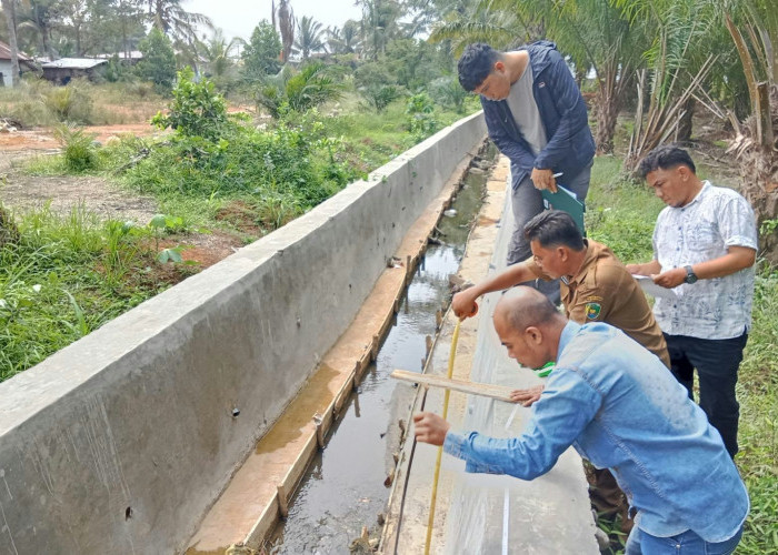 Dinas PUPR Kota Bengkulu Bangun Drainase di Royal Residence, Warga Juga Usulkan Pengaspalan Jalan 