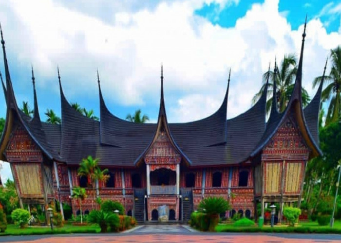 5 Rumah Adat Tradisional di Indonesia yang Terbukti Tahan Terhadap Gempa Bumi