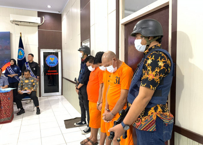 BNNP Bengkulu Musnahkan Narkoba Senilai Miliaran Rupiah: 2,4 Kg Sabu dan Ribuan Pil Ekstasi Dimusnahkan!