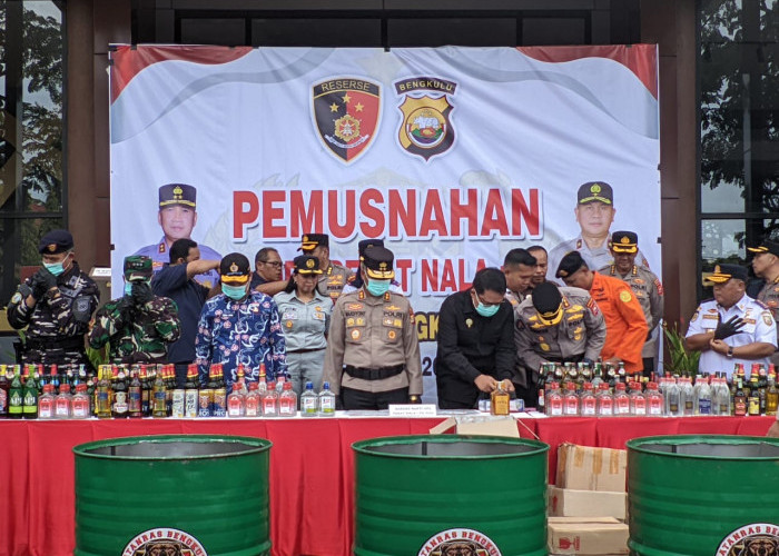 Polda Bengkulu Ungkap Hasil Operasi Pekat Nala I, 3018 Botol Miras Dimusnahkan