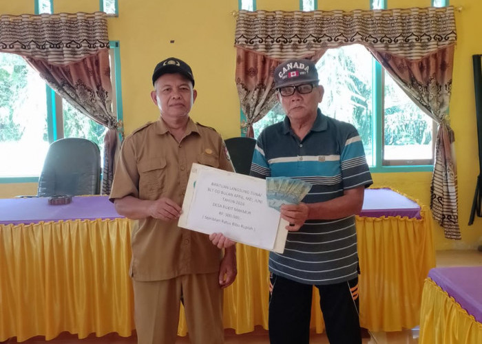 Pemdes Bukit Makmur Mukomuko Salurkan BLT Dana Desa Tahap II kepada 9 KPM, Komitmen Bantu Warga