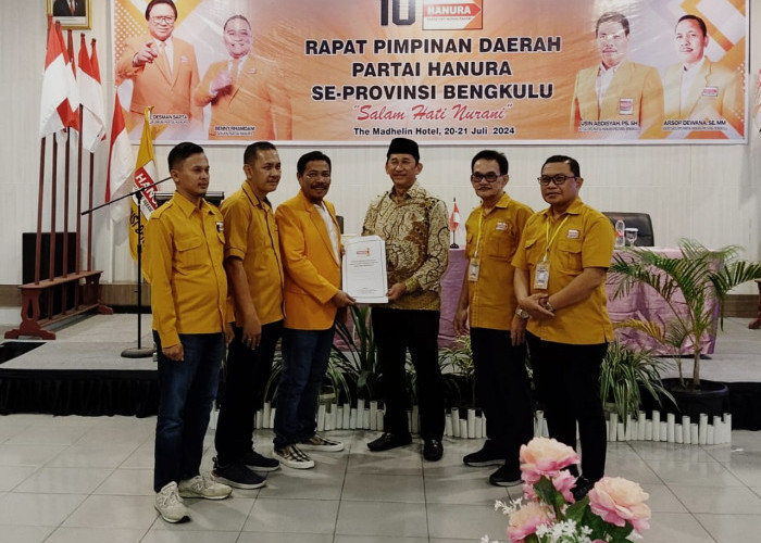 Partai Hanura Serahkan Surat Dukungan Benny Suharto untuk Maju Pilwakot Bengkulu
