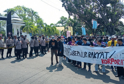 Koalisi Rakyat Pasir Besi Geruduk Kantor Gubernur Bengkulu, Desak Tambang Pasir Besi di Seluma Ditutup