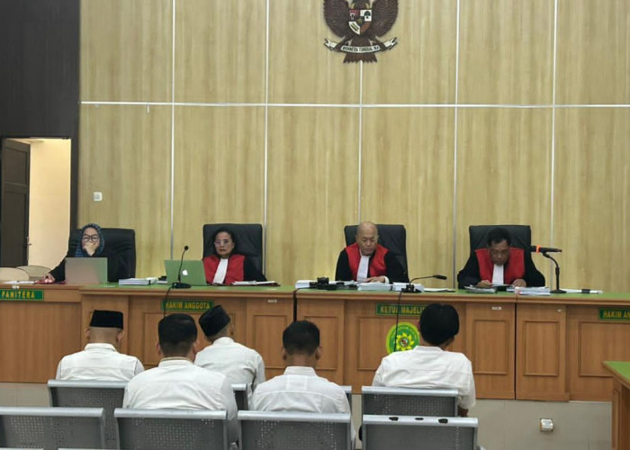 Hakim Nyatakan Bersalah, 5 Terdakwa Kasus Labkesda Dijatuhi Hukuman, Eks Kadinkes 1 Tahun 4 Bulan