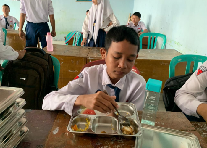 Full Senyum dan Lahap! Murid Sekolah di Bengkulu Antusias Minta Nambah Makanan Bergizi Gratis