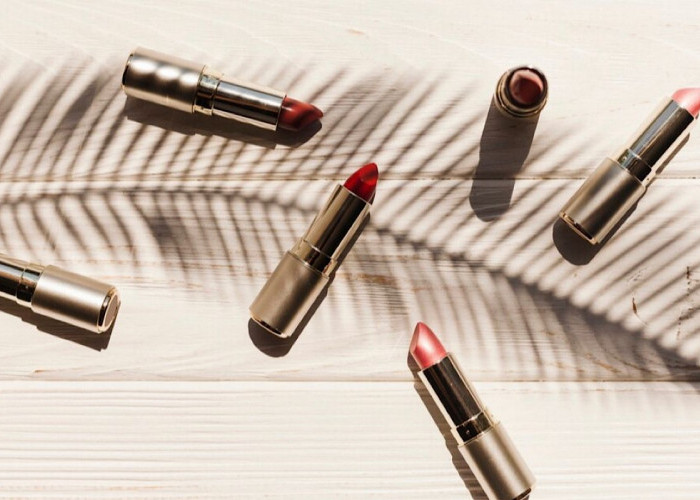 Cara Memilih Warna Lipstik yang Cocok untuk Kulit Neutral Tone