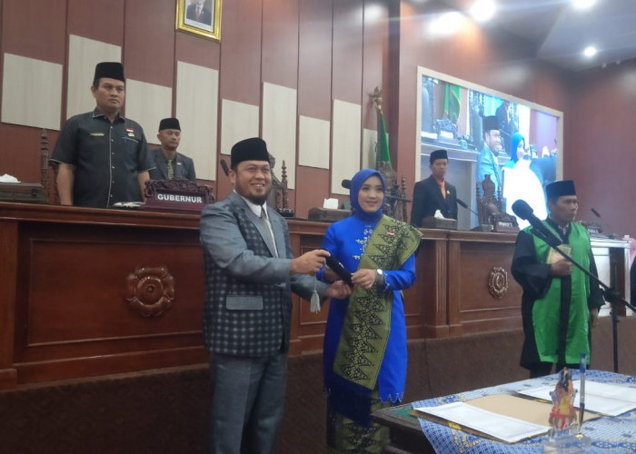 Husnul Khotimah Resmi Dilantik PAW DPRD Kota Bengkulu, Tempati Komisi II