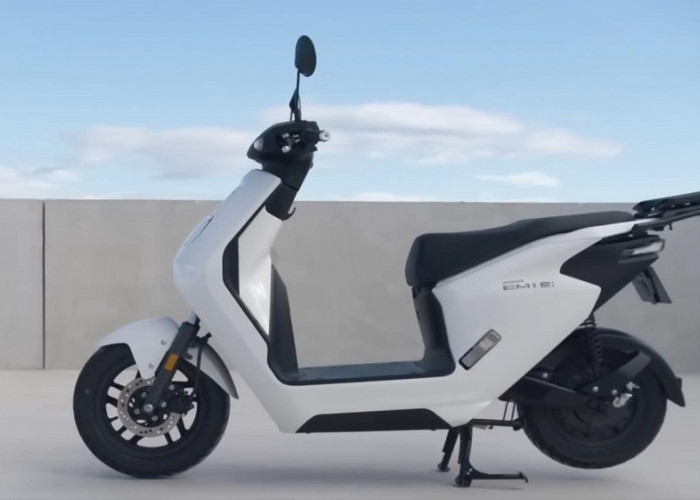 EM1 E: 2023, Moped Listrik Pertama dari Honda, Cek Harga dan Spesifikasinya di Sini