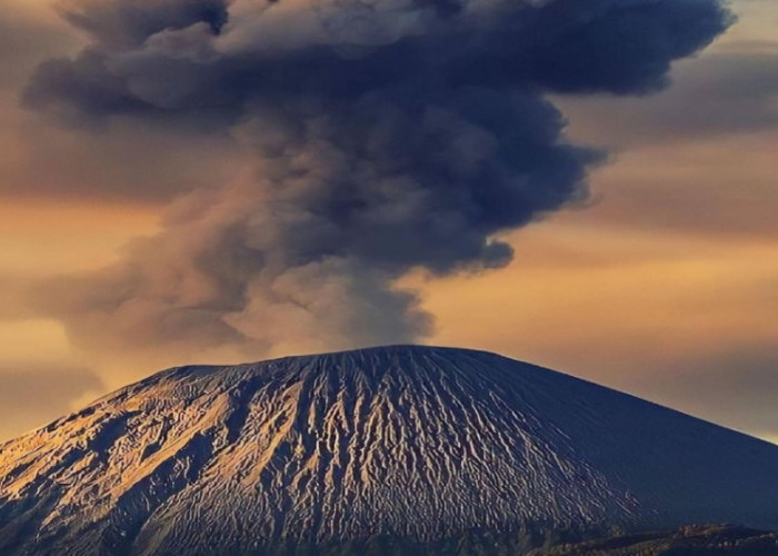 5 Gunung Berapi Aktif di Indonesia yang Dikenal Karena Letusannya yang Luar Biasa