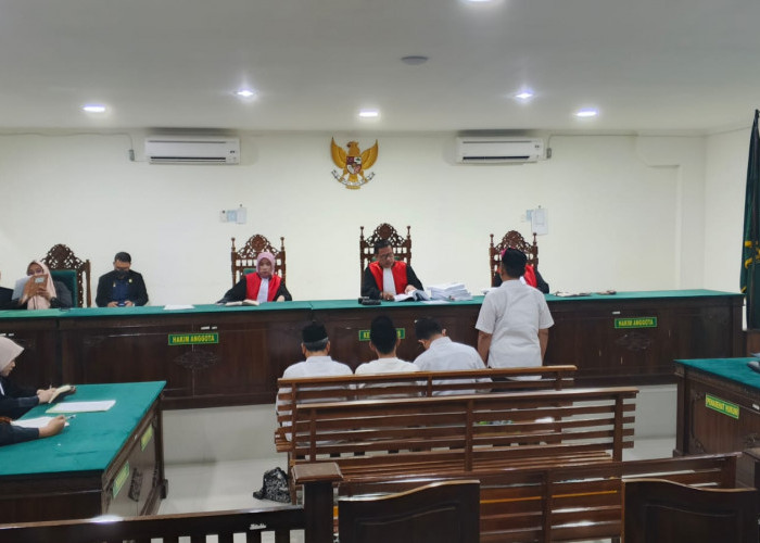 Terdakwa Kasus Korupsi DPRD Kaur Divonis 5,5 Tahun, PH Minta Jaksa Tindak Lanjuti Nama-Nama Penerima Dana