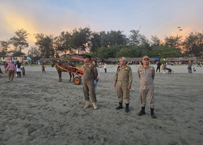 Satpol PP Bengkulu Perketat Pengawasan Jukir di Pantai Panjang Selama Libur Lebaran
