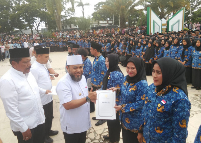 4.369 PPPK Paruh Waktu Resmi Dilantik, Gubernur Helmi Hasan Ingatkan Tugas Utama Bantu Rakyat