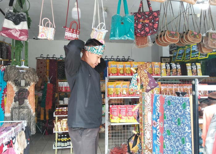 Bukan Sekadar Ikat Kepala, Kebek Palak Basurek Kini Jadi Incaran Wisatawan di Bengkulu