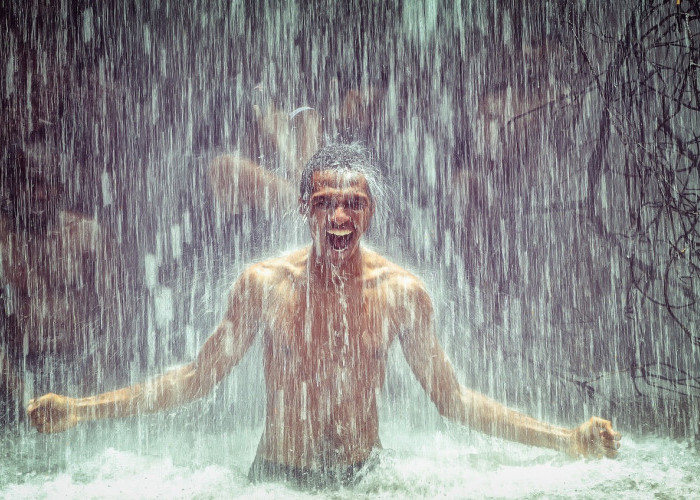 8 Manfaat Mandi Hujan untuk Kesehatan Tubuh, Salah Satunya Dapat Meningkatkan Kesuburan