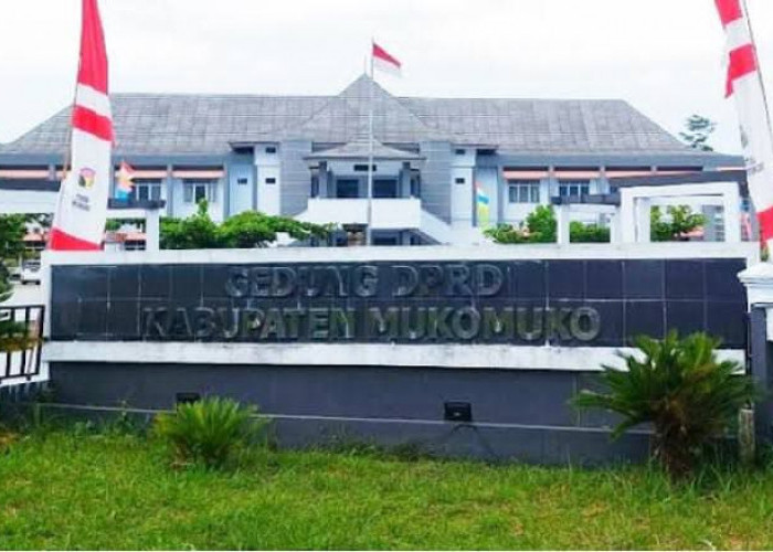 Pengadaan iPhone 17 Pro Max dan HT di Sekretariat DPRD Mukomuko Disorot