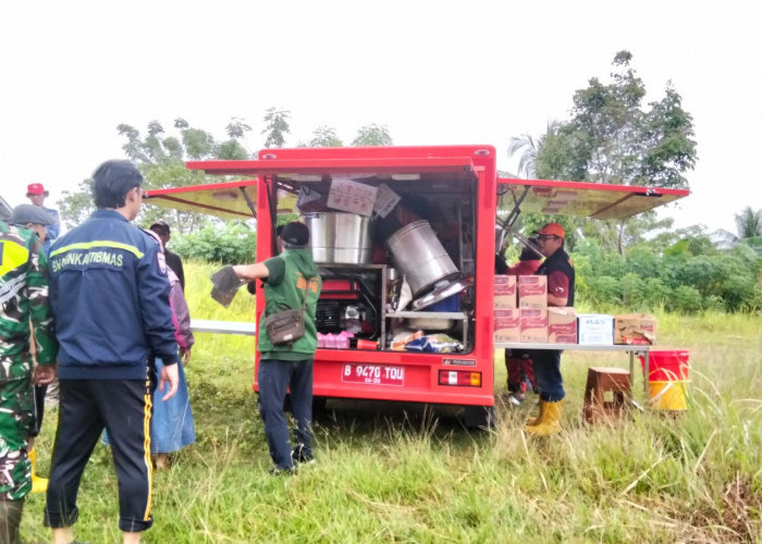 BPBD Dirikan 3 Dapur Umum, Logistik Disiapkan untuk Warga Terdampak Banjir