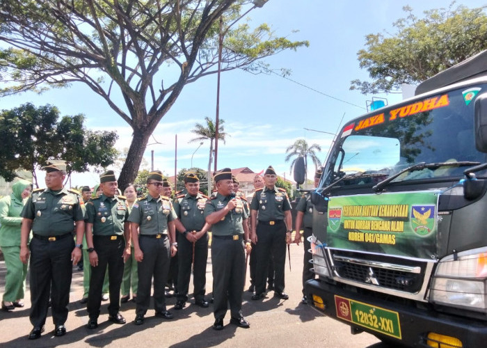 5,5 Ton Beras hingga Ratusan Paket Kebutuhan Pokok, Bantuan Korem 041/Gamas Meluncur ke Sumbar