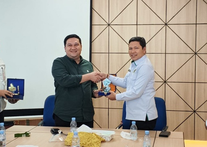 Sinergi Jelang Ramadan, Kakanwil Kemenag Bengkulu Pererat Silaturahmi ke Graha Pena RBMG