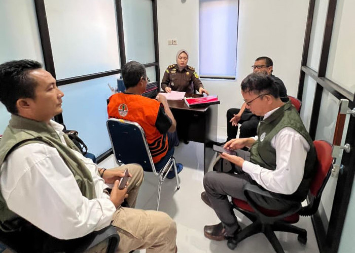 Kejari Mukomuko Terima Berkas Dugaan Tindak Pidana Kehutanan, Tersangka Segera Disidangkan