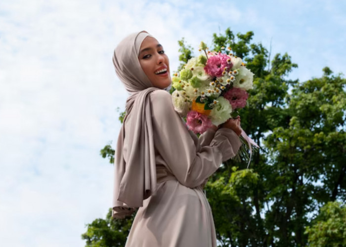 Untuk Wanita Islam Wajib Tahu! Ini Larangan Islam Terkait Perbuatan Mempercantik Diri
