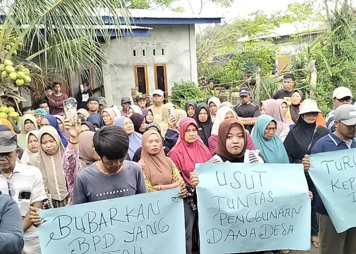 Warga Keban Agung I Demo Kantor Desa, Tuntut Kades Mundur dan Usut Dana Desa