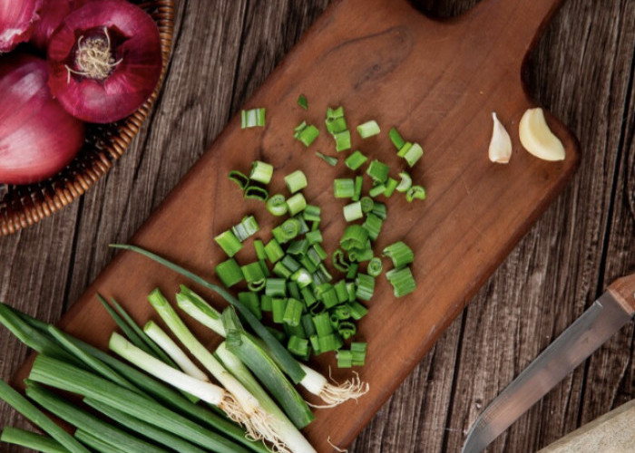 Daun Bawang vs Bawang Merah: Apa Bedanya dalam Masakan?