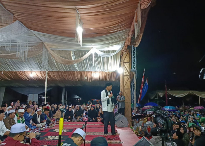 Puluhan Ribu Jamaah Hadiri Tabligh Akbar Ustadz Abdul Somad di Rejang Lebong, Berkah Allah SWT Turunkan Hujan 