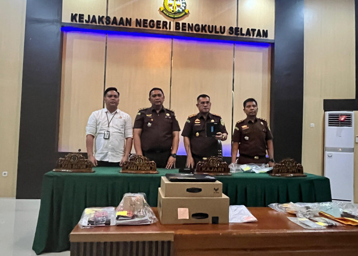 Kejari Bengkulu Selatan Geledah Rumah Komisioner dan Pejabat KPU, Bukti Elektronik Disita