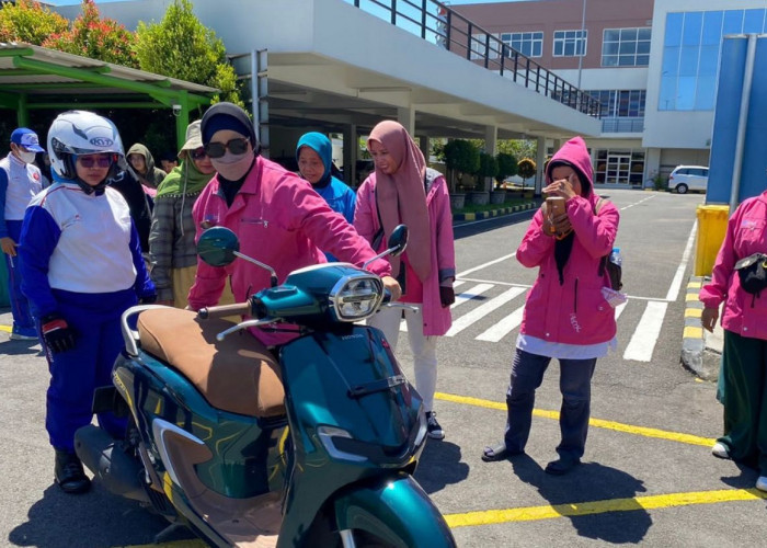 Edukasi Safety Riding AHM Ungkap Cara Kartini Zaman Now Belajar Naik Motor yang Aman dan Stylish
