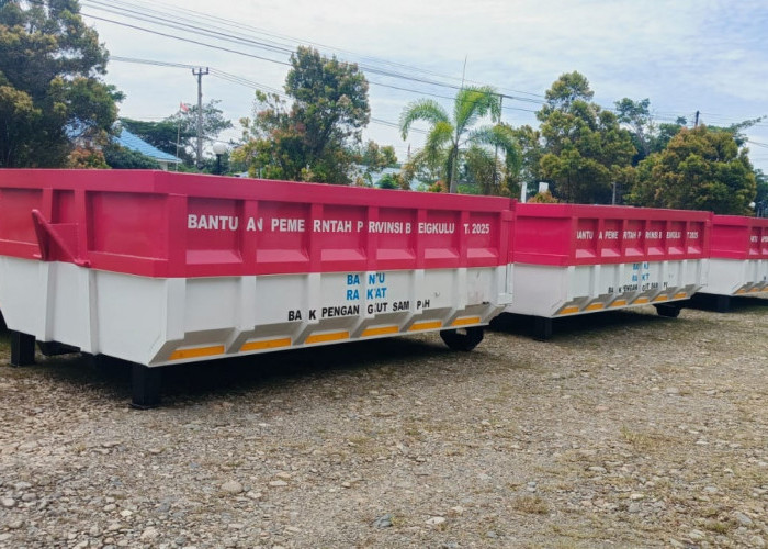 Atasi Darurat Sampah, Pemkab Kaur Segera Sebar 7 Kontainer Hibah dari Pemprov Bengkulu