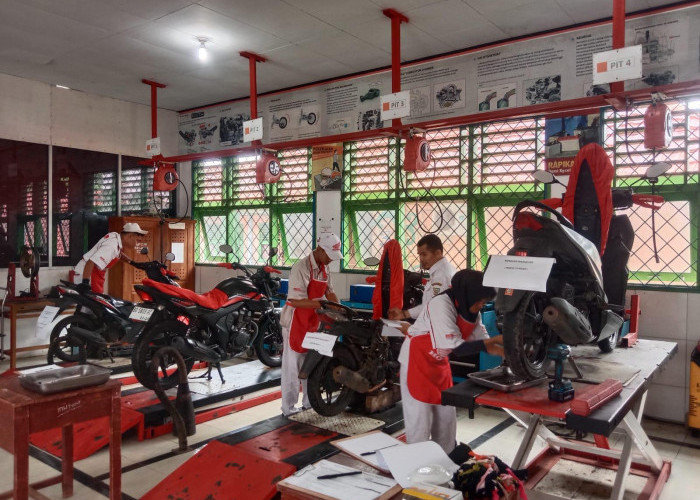 Sinergi Dunia Pendidikan dan Industri, Program SMK Mitra Binaan PT AHM Siapkan SDM Otomotif Unggul di Bengkulu