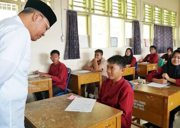 Gubernur Rohidin Ajak Pelajar SMAN 4 Rejang Lebong Raih Prestasi dan Semangat Belajar, 17 Siswa Lulus SNBP  