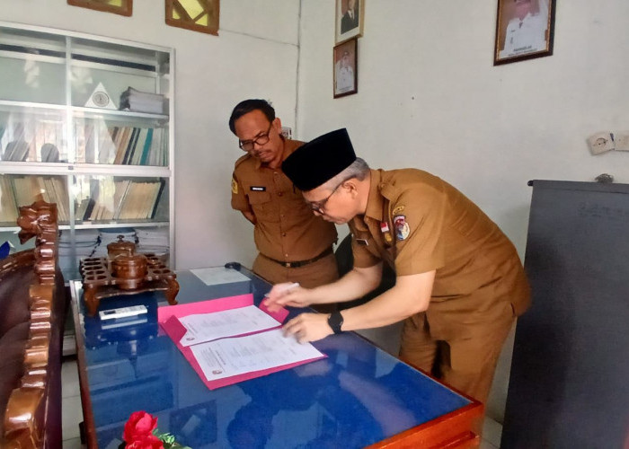 Winarno Rangkap Jabatan, Kini Pegang Kendali DLH Mukomuko: Isu Sampah Jadi Sorotan