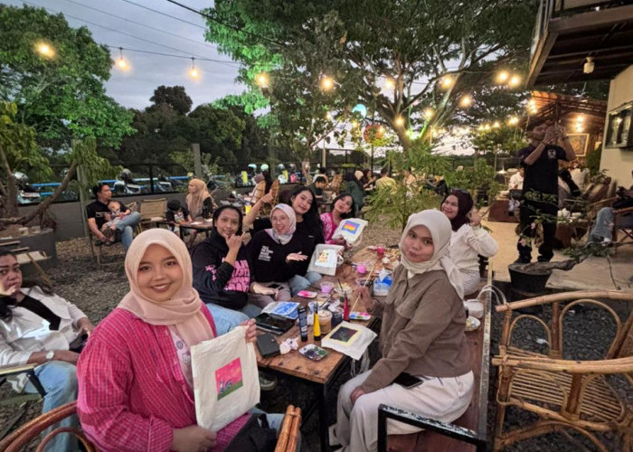Scoopy Owner Bengkulu Nikmati Rolling City dan Quality Time Bersama Pasangan Lewat Couple Tote Bag Painting