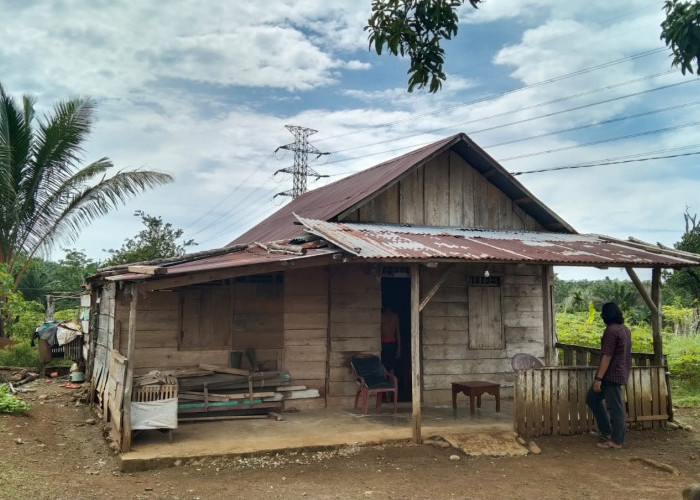 Warga Padang Kuas Keluhkan Gangguan Kesehatan dan Kerugian Ekonomi Akibat SUTT PLTU Teluk Sepang