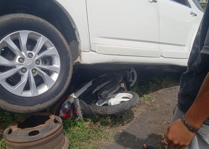 Lakalantas Terios vs Mio J di Padang Harapan, Pengemudi Ojol Dilarikan ke Rumah Sakit